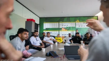 تحضيرات مكثفة.. كواليس اجتماع مدرب المنتخب السعودي مع لاعبي النصر بنادي الرياض
